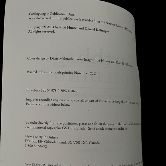 Earthbag Building The Tools, Tricks and Techniques SC Mother Earth News 2004 - Picture 8 of 14